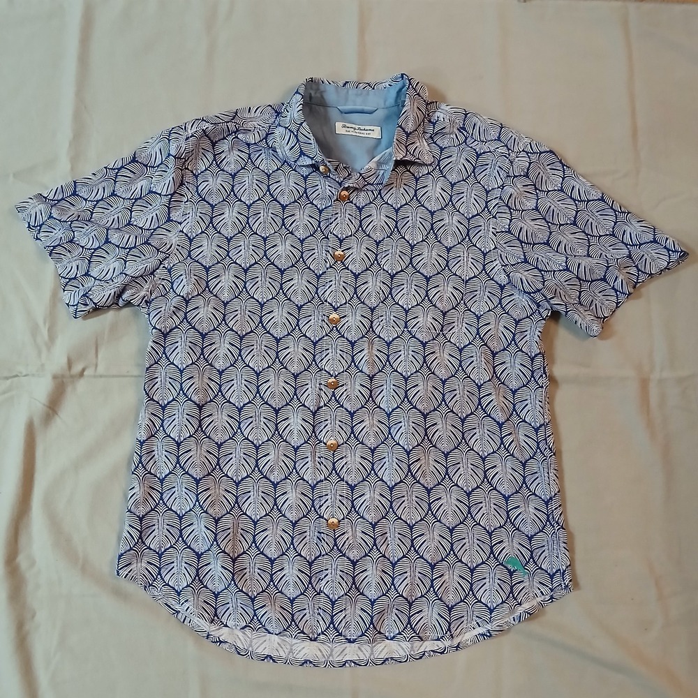 Tommy Bahama Size L Blue White Leaves Veracruz Cay Short Sleeve Shirt Men Button
